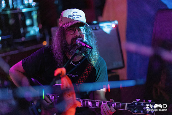 Wet Tuna in concert