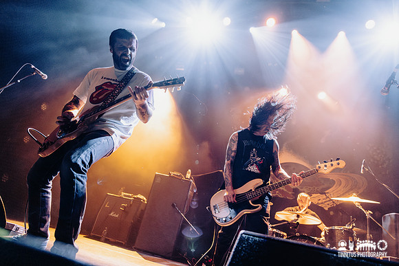 Cave In in concert