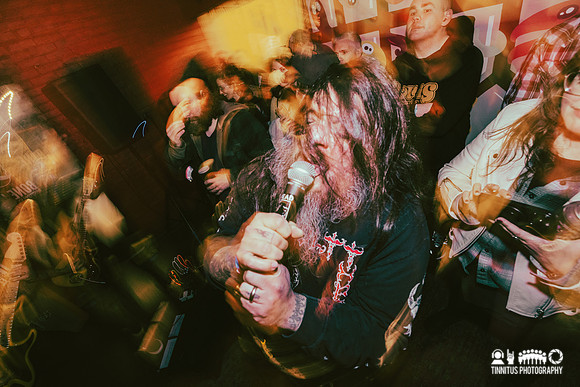 Sexless Marriage in concert