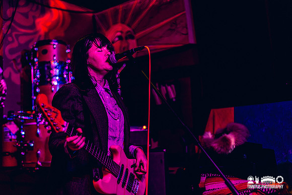 Magik Markers in concert