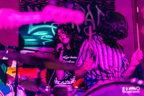Magik Markers in concert