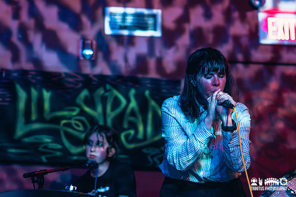 Magik Markers in concert