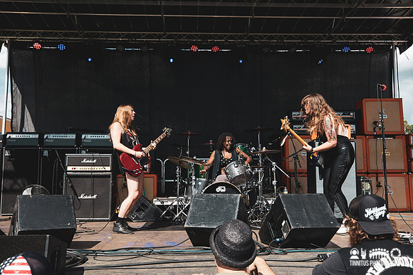 Heavy Temple in concert