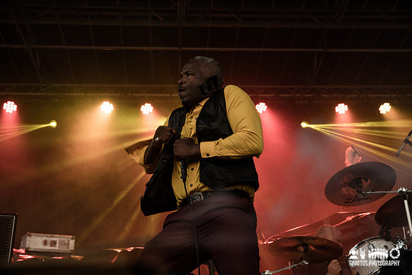 Oxbow in concert