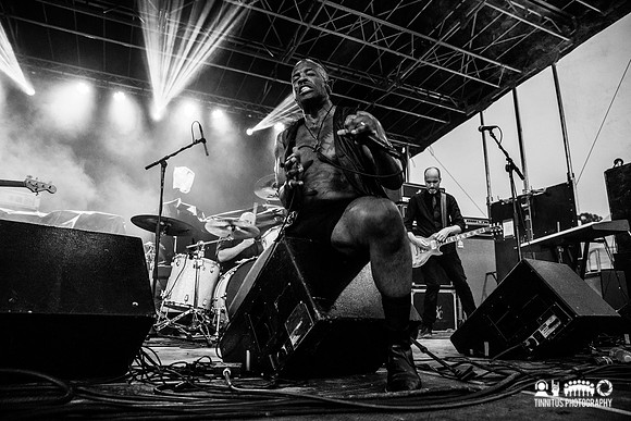 Oxbow in concert