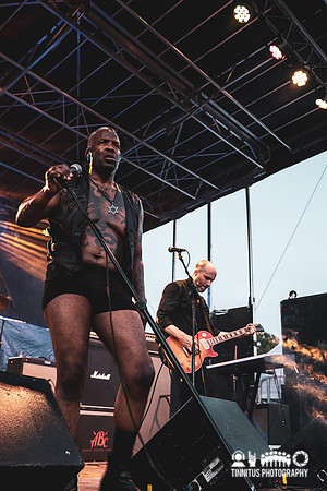 Oxbow in concert