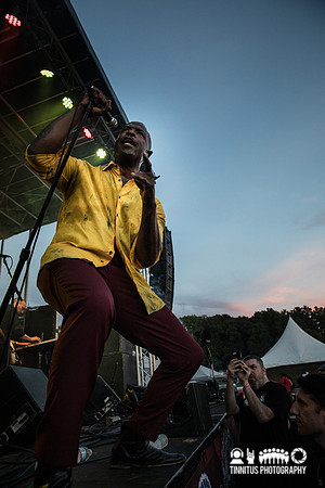 Oxbow in concert