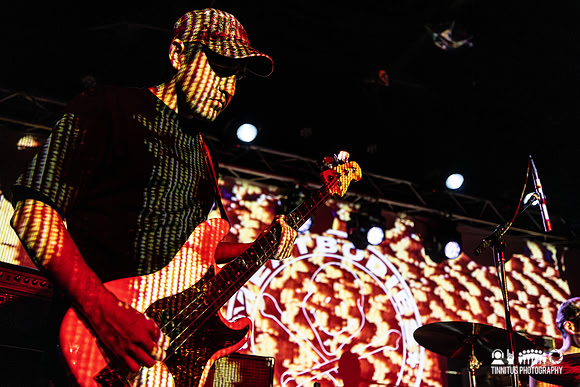 Meatbodies in concert