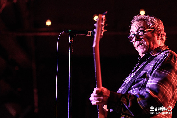 Mike Watt and the Jom & Terry Show in concert