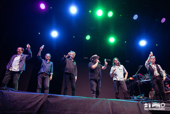 Wilco toasts the crowd to kick off Sky Blue Sky