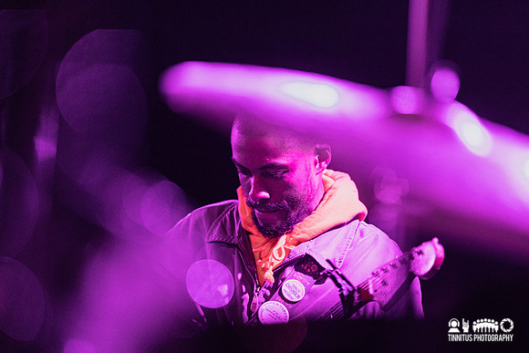 L'Rain in concert