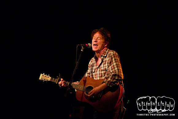 Dennis Brennan in concert