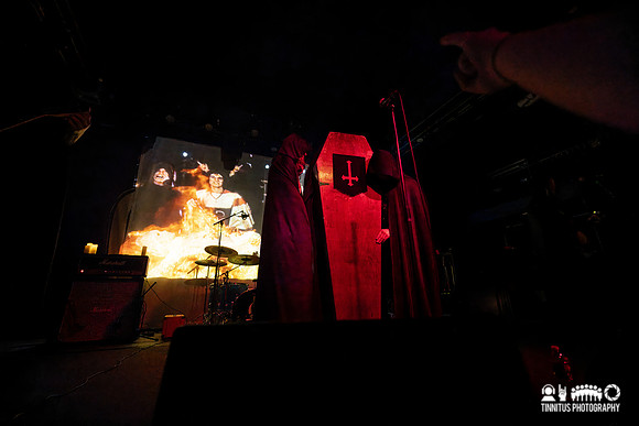 Coven in concert