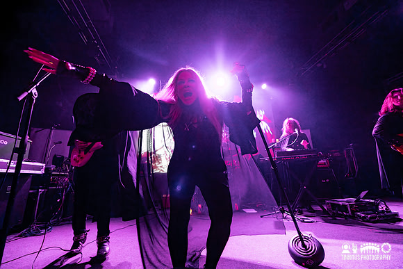Coven in concert