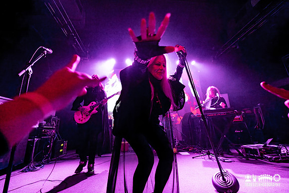 Coven in concert