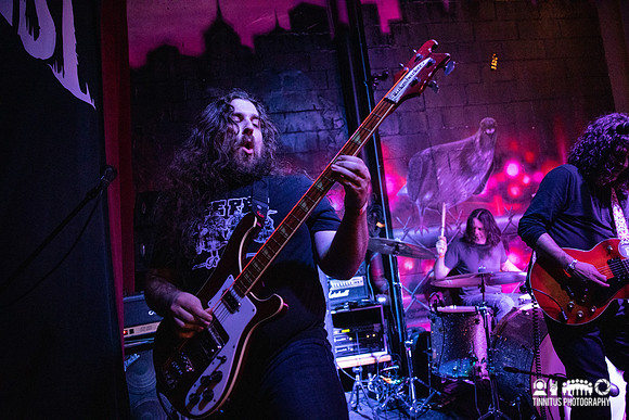 Mirror Queen in concert