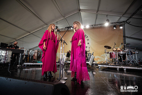 Lucius in concert