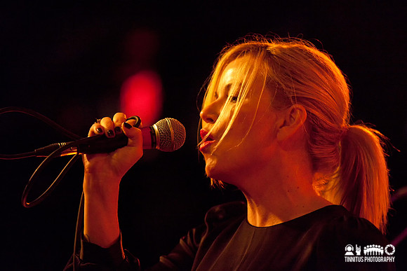 Kay Hanley performs at the Hot Stove/Cool Music charity event