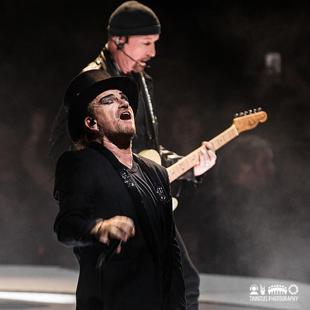 U2 in concert