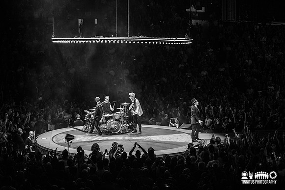U2 in concert