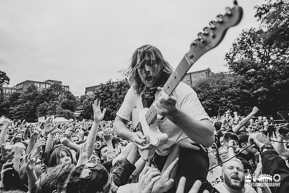Idles in concert