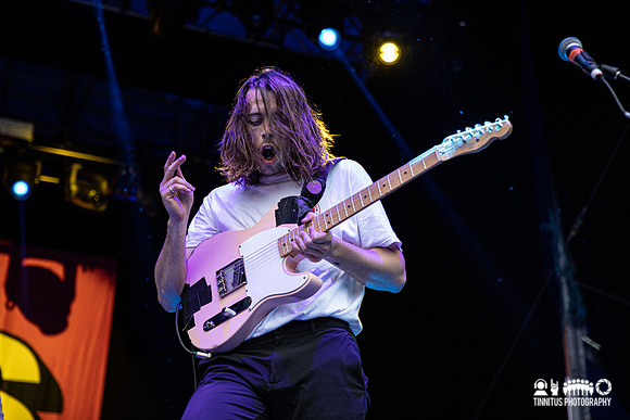 Idles in concert