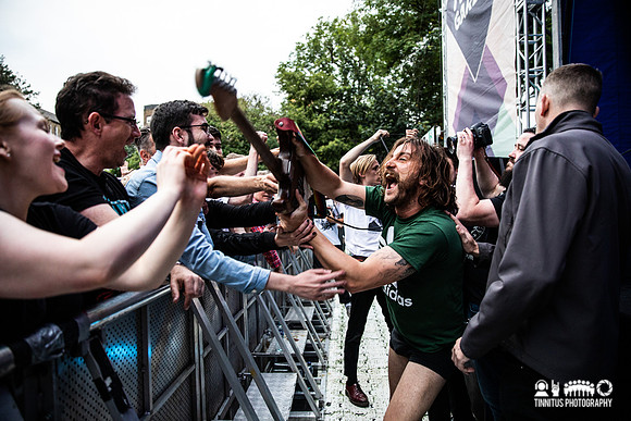 Idles in concert