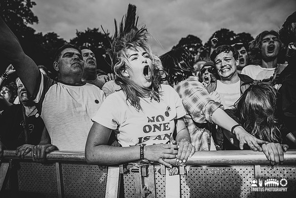 Idles in concert