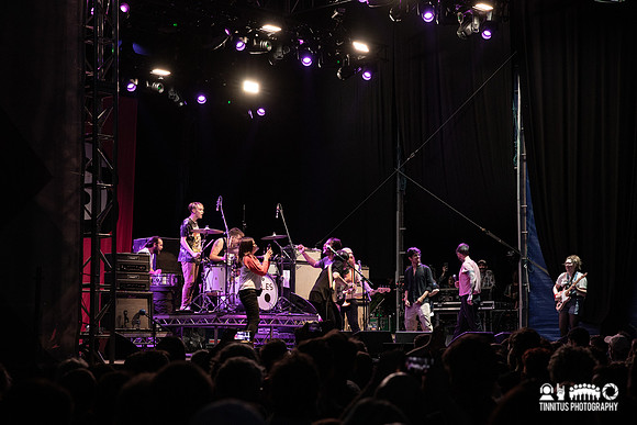 Idles in concert