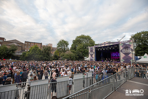 Idles in concert