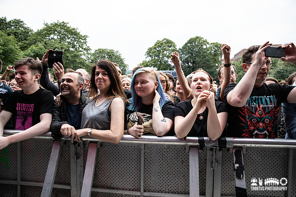 Idles in concert