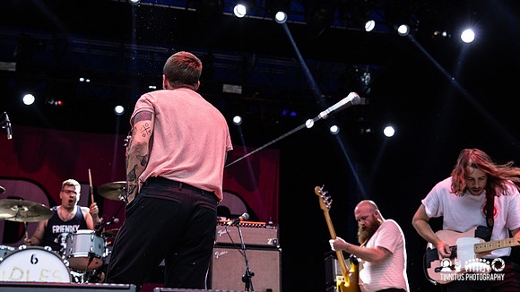 Idles in concert