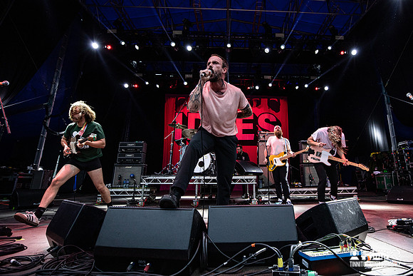 Idles in concert