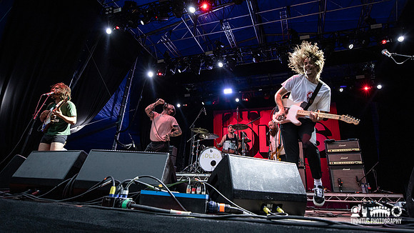Idles in concert