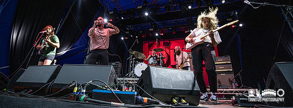 Idles in concert