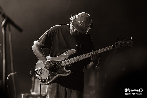 Pavement in concert