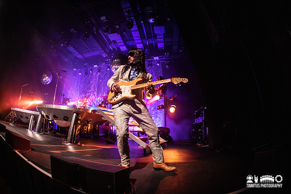Khruangbin in concert