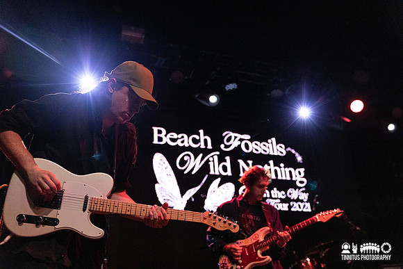 Beach Fossils in concert