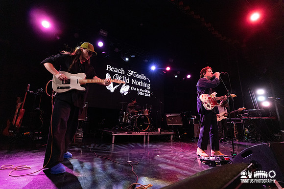 Beach Fossils in concert