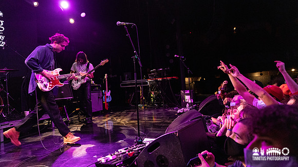 Beach Fossils in concert