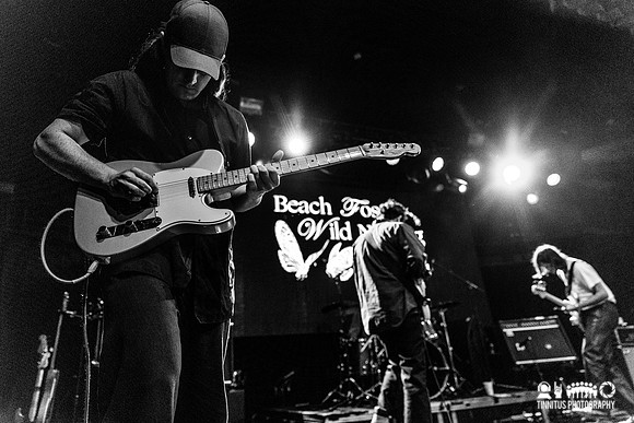 Beach Fossils in concert