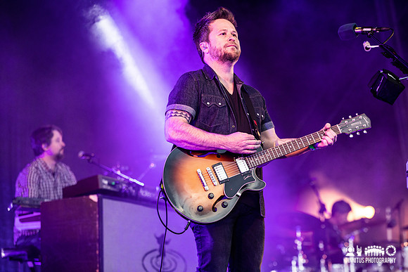 Elbow in concert