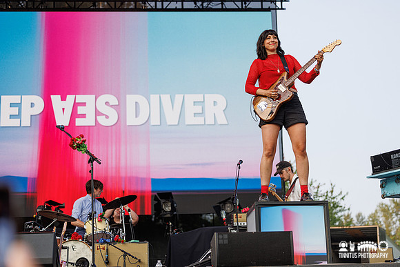 Deep Sea Diver in concert