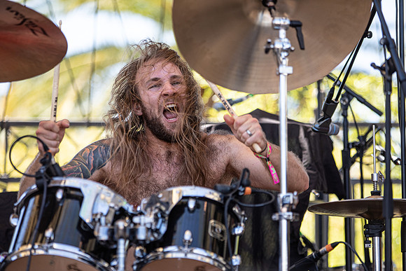 Howling Giant in concert