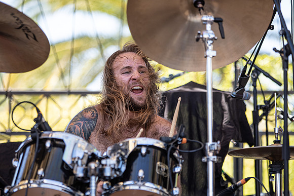 Howling Giant in concert