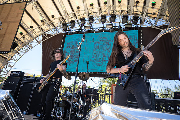 Idle Hands in concert