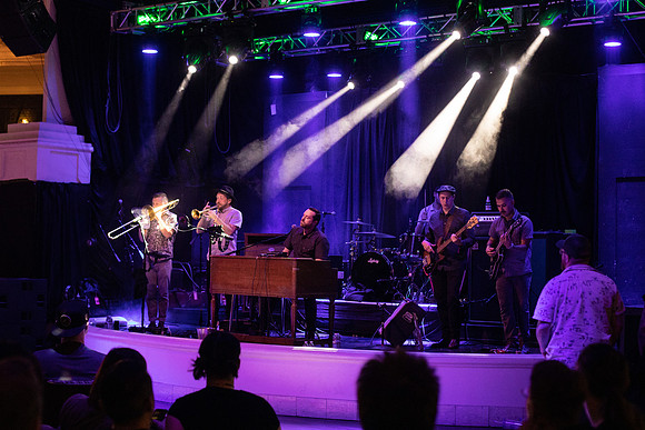 Monophonics in concert