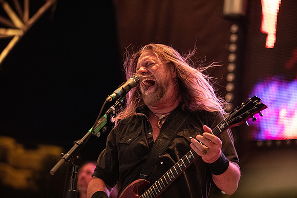 Corrosion of Conformity in concert
