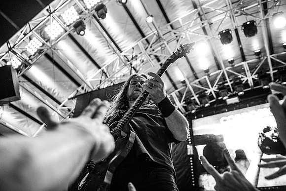 Corrosion of Conformity in concert