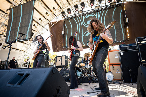 Danava in concert